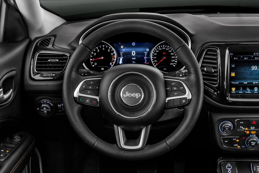 Панель приборов Jeep Compass Limited 2016 года  (LA) (фото 13 из 20)
